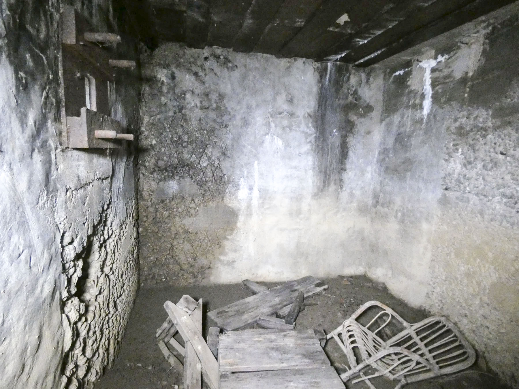 Ligne Maginot - GARE DE KALHAUSEN 2 - (Blockhaus pour arme infanterie) - La chambre de tir ouest pour un FM.