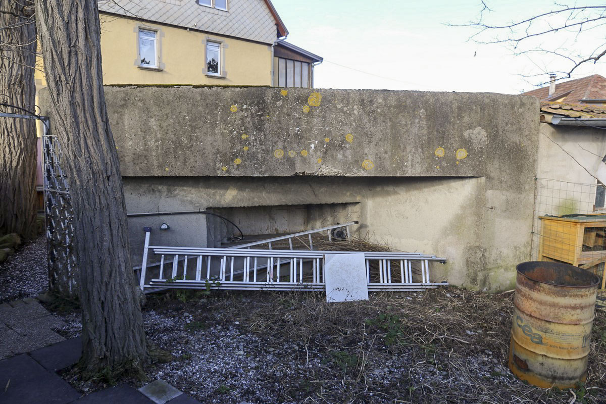 Ligne Maginot - ALGOLSHEIM - ABBATUCCI 2 - (Blockhaus pour canon) - Façade avant
Créneau pour canon de 25