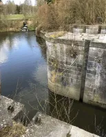 Ligne Maginot - ECLUSE DE RODIGNIES - (Blockhaus pour arme infanterie) - Le système de batardeaux sur le Jard; les pontets de blocage sont encore en place