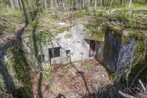 Ligne Maginot - SCHIDELBERG (QUARTIER TéTERCHEN - II/161° RIF) - (PC de Quartier) - Abri tôle métro et entrée gauche du PC