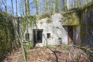 Ligne Maginot - SCHIDELBERG (QUARTIER TéTERCHEN - II/161° RIF) - (PC de Quartier) - Abri tôle métro et entrée gauche du PC