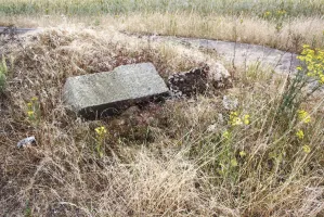 Ligne Maginot - AUMETZ - A7 - (Ouvrage d'infanterie) - Bloc 1
Les puits des cloches GFM bouchés par des bornes