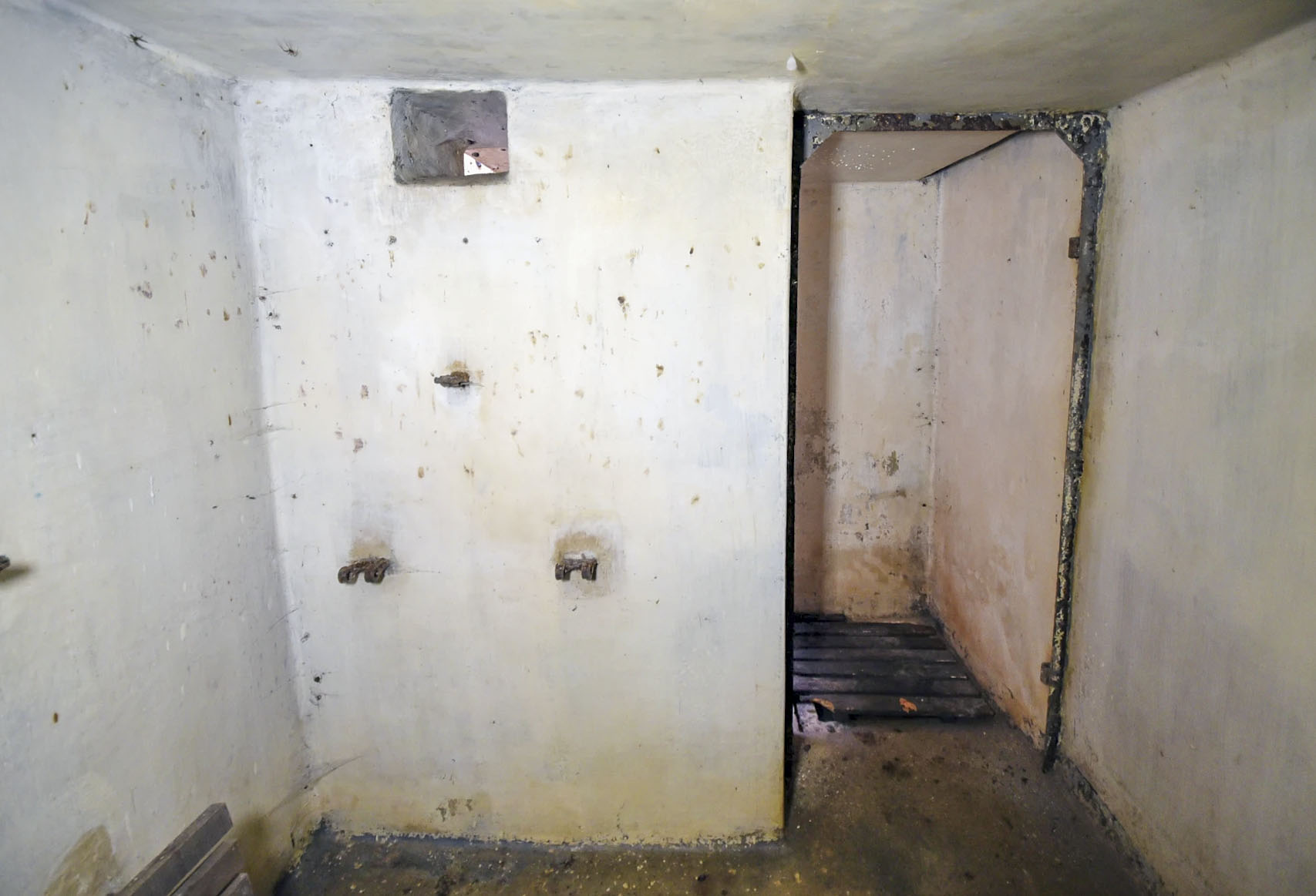Ligne Maginot - DF10 - (Chambre de coupure) - 