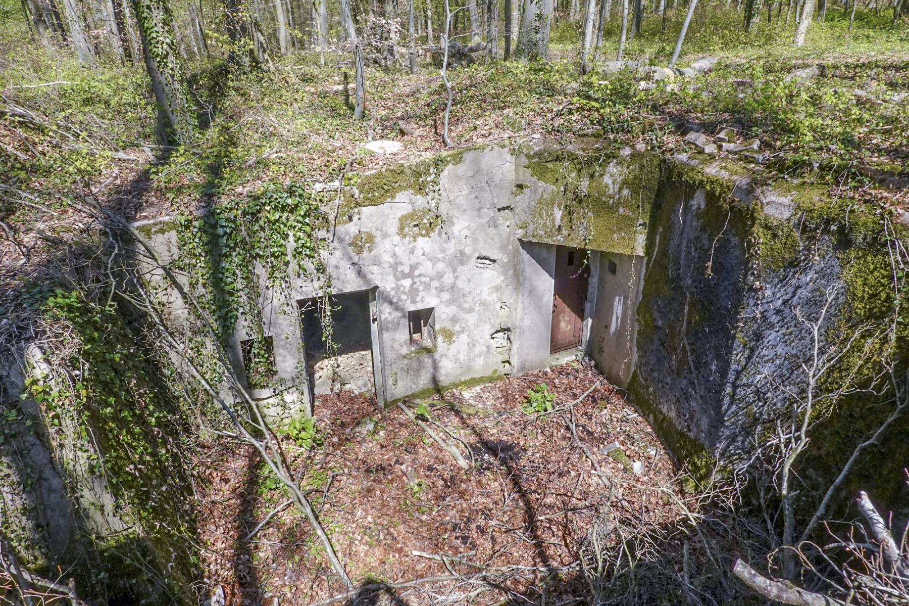 Ligne Maginot - SCHIDELBERG (QUARTIER TéTERCHEN - II/161° RIF) - (PC de Quartier) - Abri tôle métro et entrée gauche du PC
