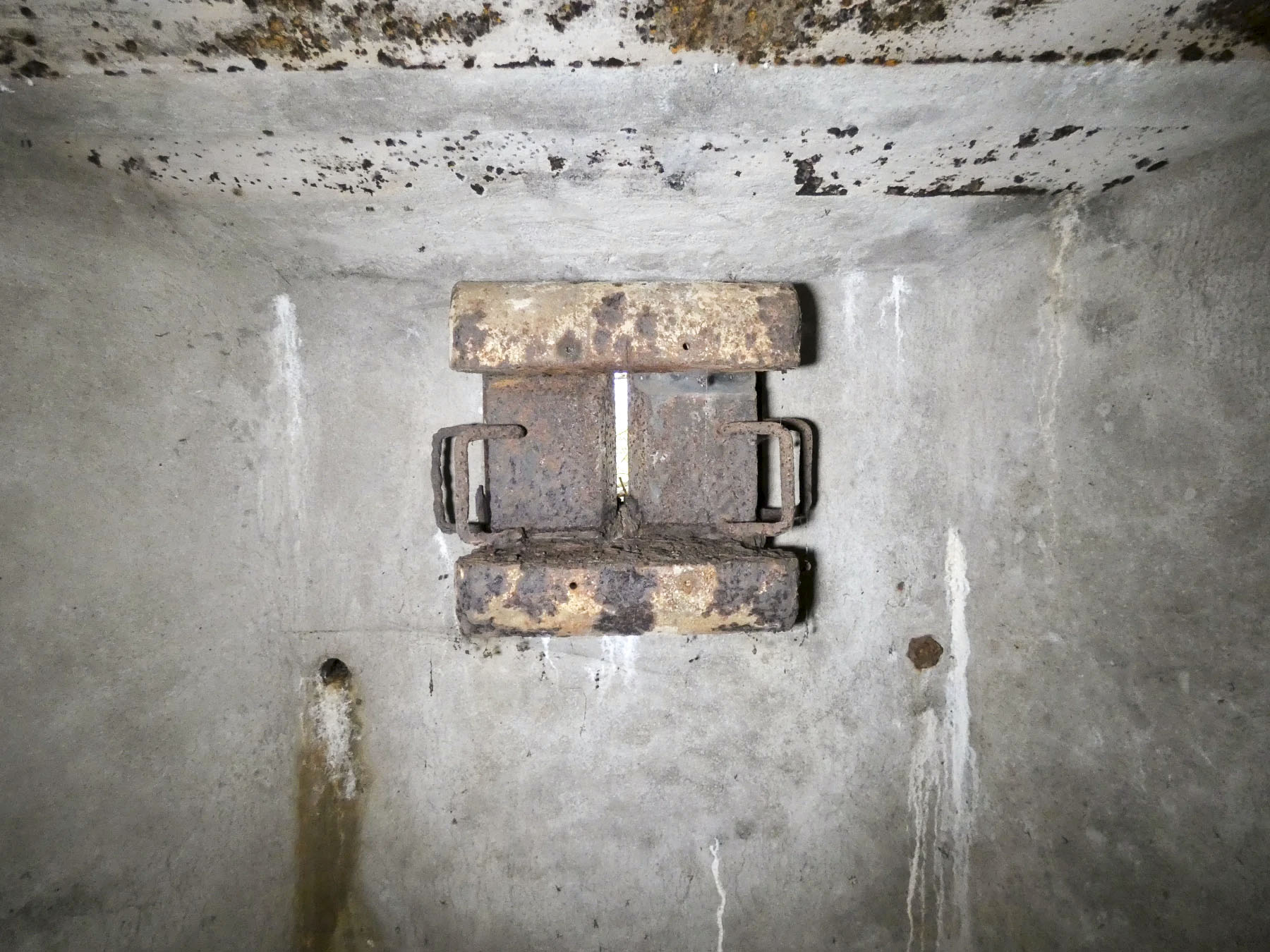 Ligne Maginot - BB237 - GALBERG NORD 1 - (Blockhaus pour arme infanterie) - La trémie avec ses boucliers.